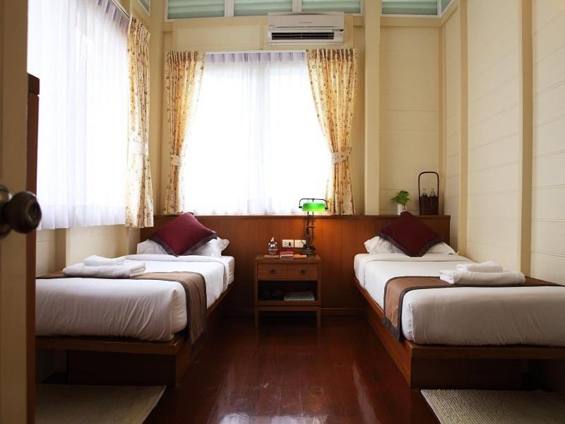 Baan Dinso Hostel Bangkok Exterior photo