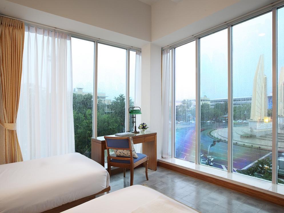 Baan Dinso Hostel Bangkok Exterior photo