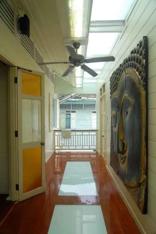 Baan Dinso Hostel Bangkok Exterior photo